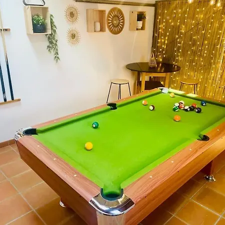Pinede, Et Billard *
